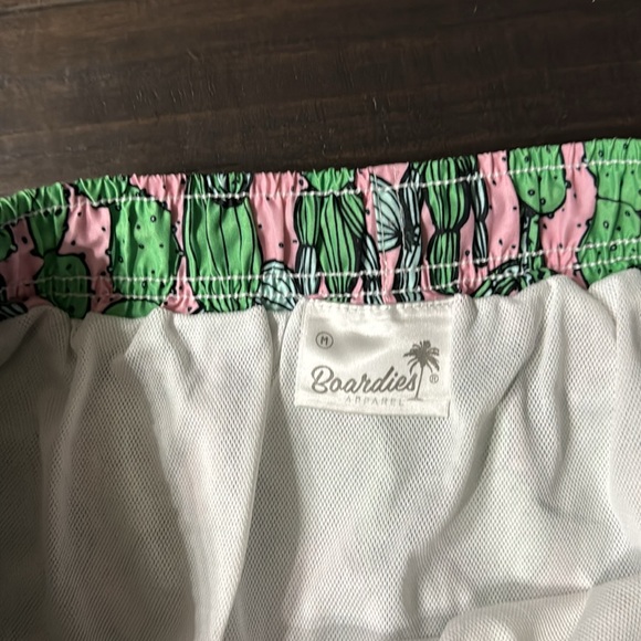 BOARDIES Men's Shorts Cactus Pink Green Size Medium Great Condition! - Picture 4 of 6